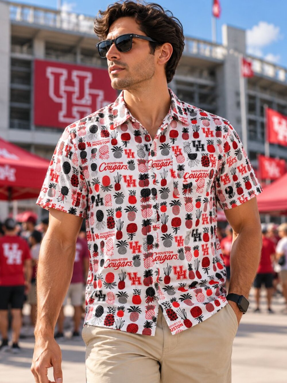 Wes and Willy Houston Cougars Pineapple Print Button-Up Shirt – Men’s Large